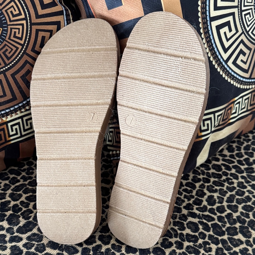 NWOT - Corkys Women's Beaded Sandals - Tan and Cream - Picture 4 of 4